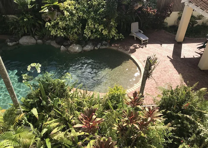 Villa Vaucluse Apartments Cairns