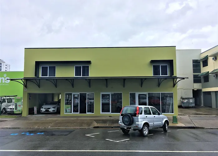 Escape On Lake Cairns